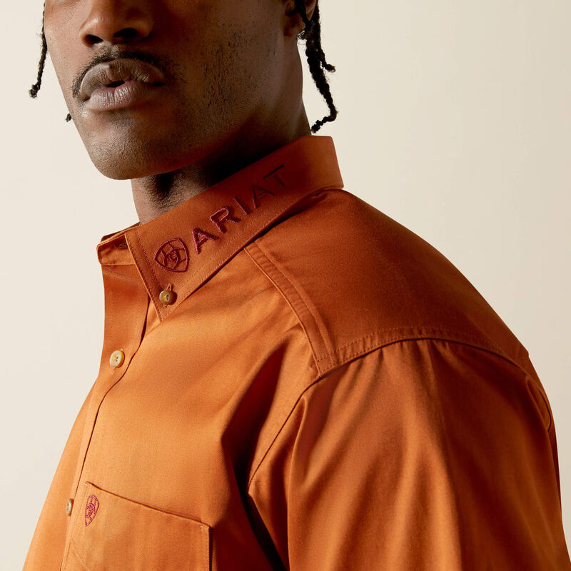 Camisa clásica de sarga con logotipo del equipo Ariat