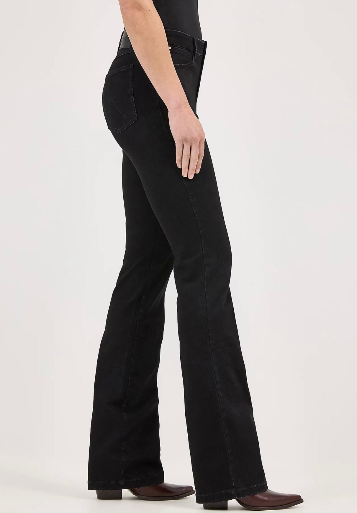 WOMEN'S WRANGLER BESPOKE HIGH RISE BOOTCUT JEAN- BLACK