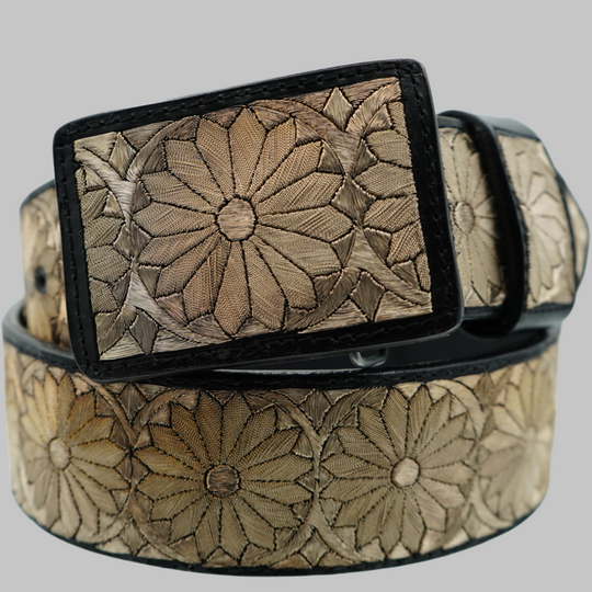 Cinto Plateado de Lujo –  Diseño Exclusivo