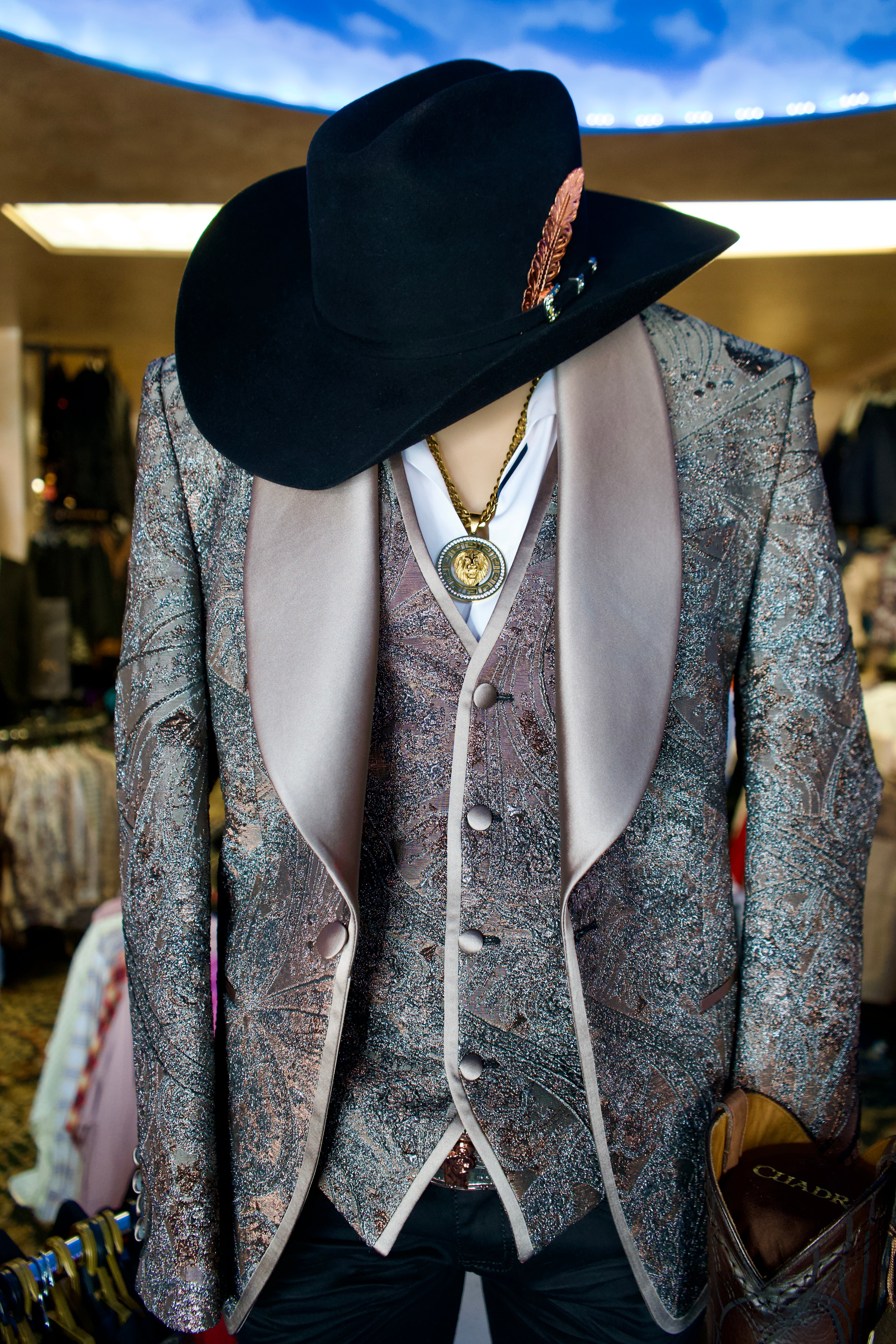 Traje de 3 piezas rosa empolvado de corte entallado para hombre – Edición especial limitada