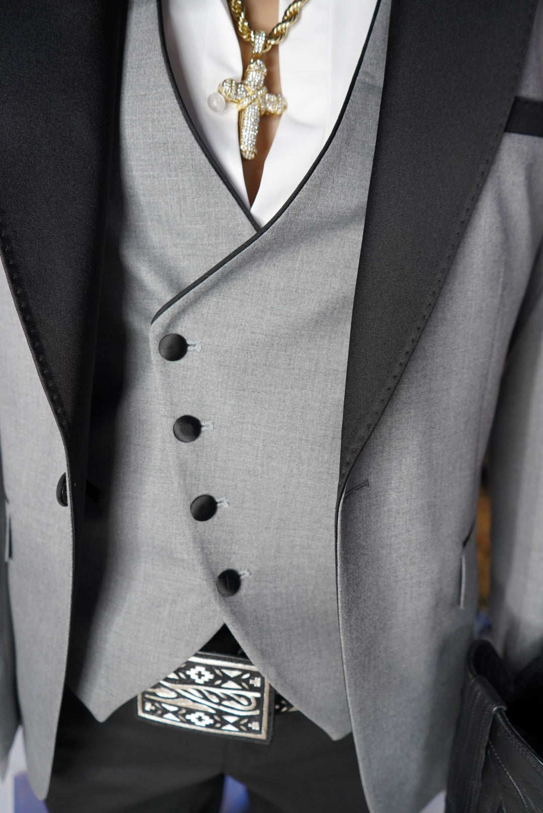 "Prestige Men’s 3-Piece Suit Set – Grey & Black Luxe Edition"