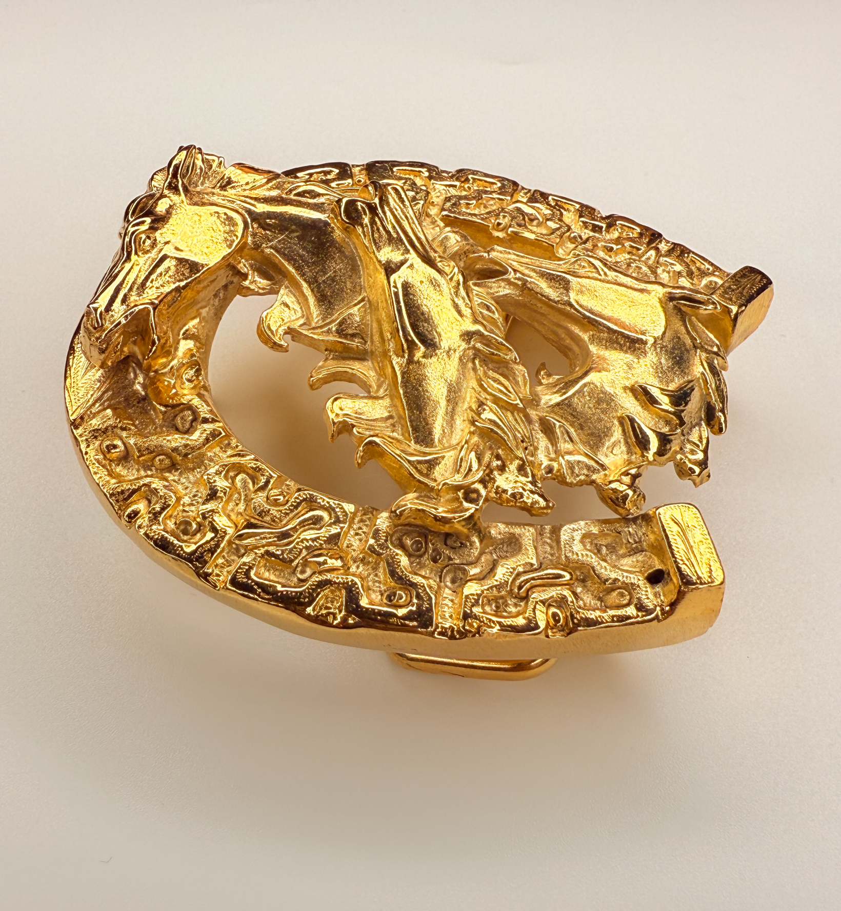 Horseshoe Belt Buckle with 3D Triple Horse