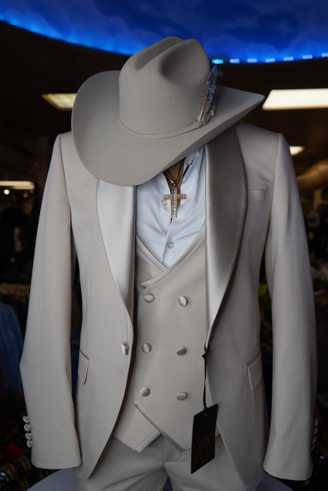 "Sanchez Brothers" Men's Luxury Champagne Suit – 3-Piece Set