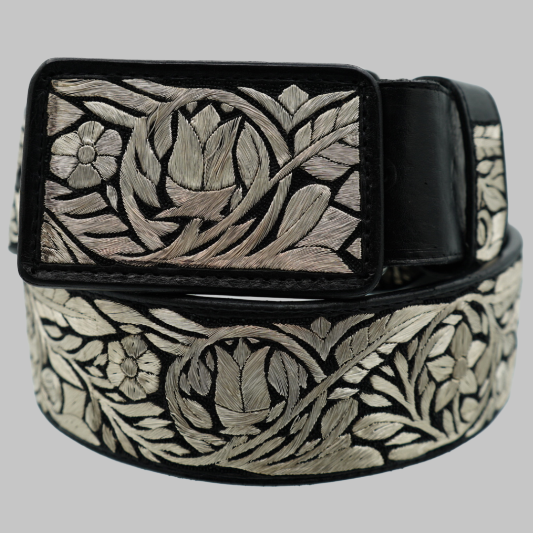 Cinto Plateado de Lujo – Diseño Exclusivo