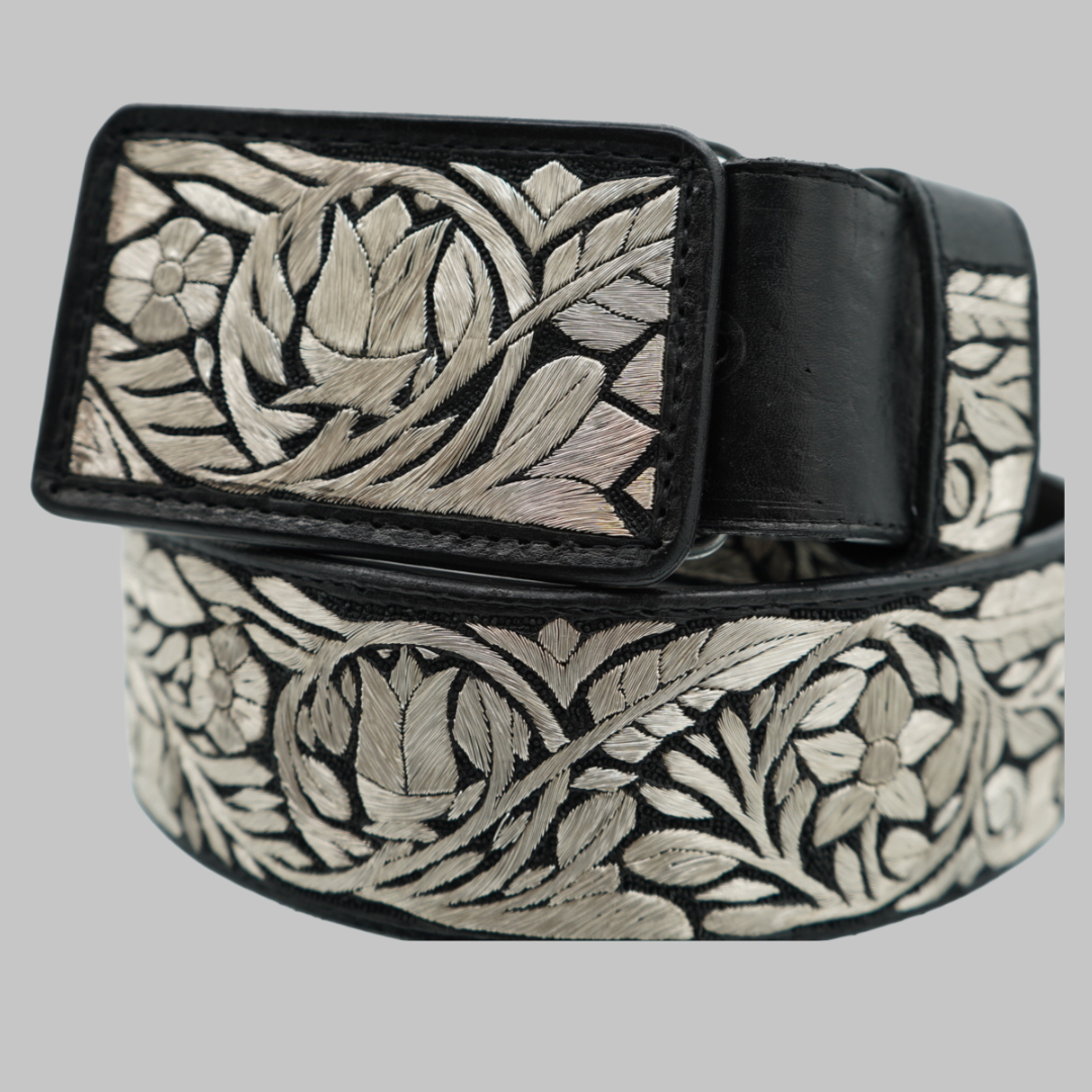 Cinto Plateado de Lujo – Diseño Exclusivo