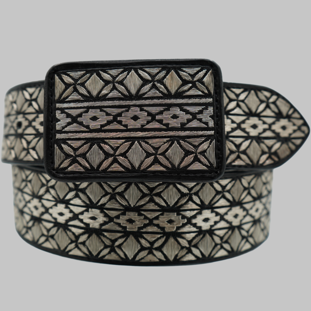 Cinto Plateado de Lujo – Diseño Exclusivo