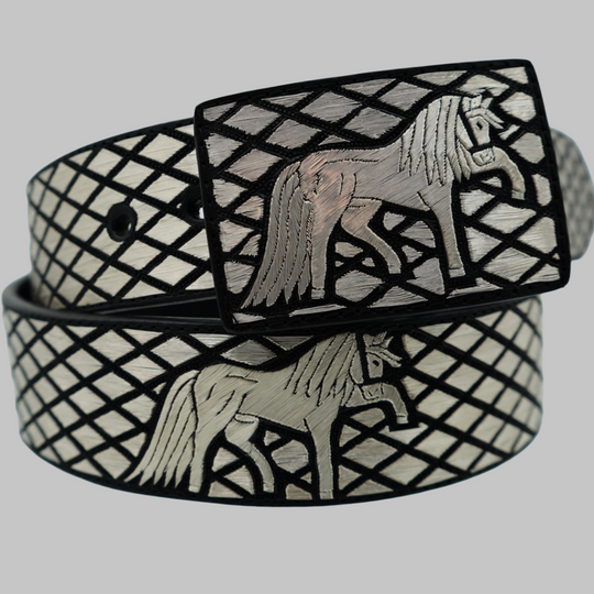Cinto Plateado de Lujo – Diseño Exclusivo