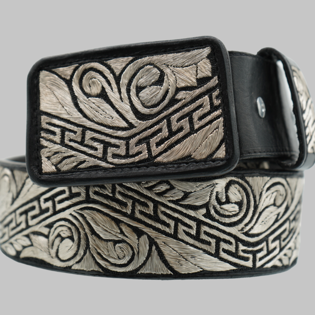 Cinto Plateado de Lujo – Diseño Exclusivo