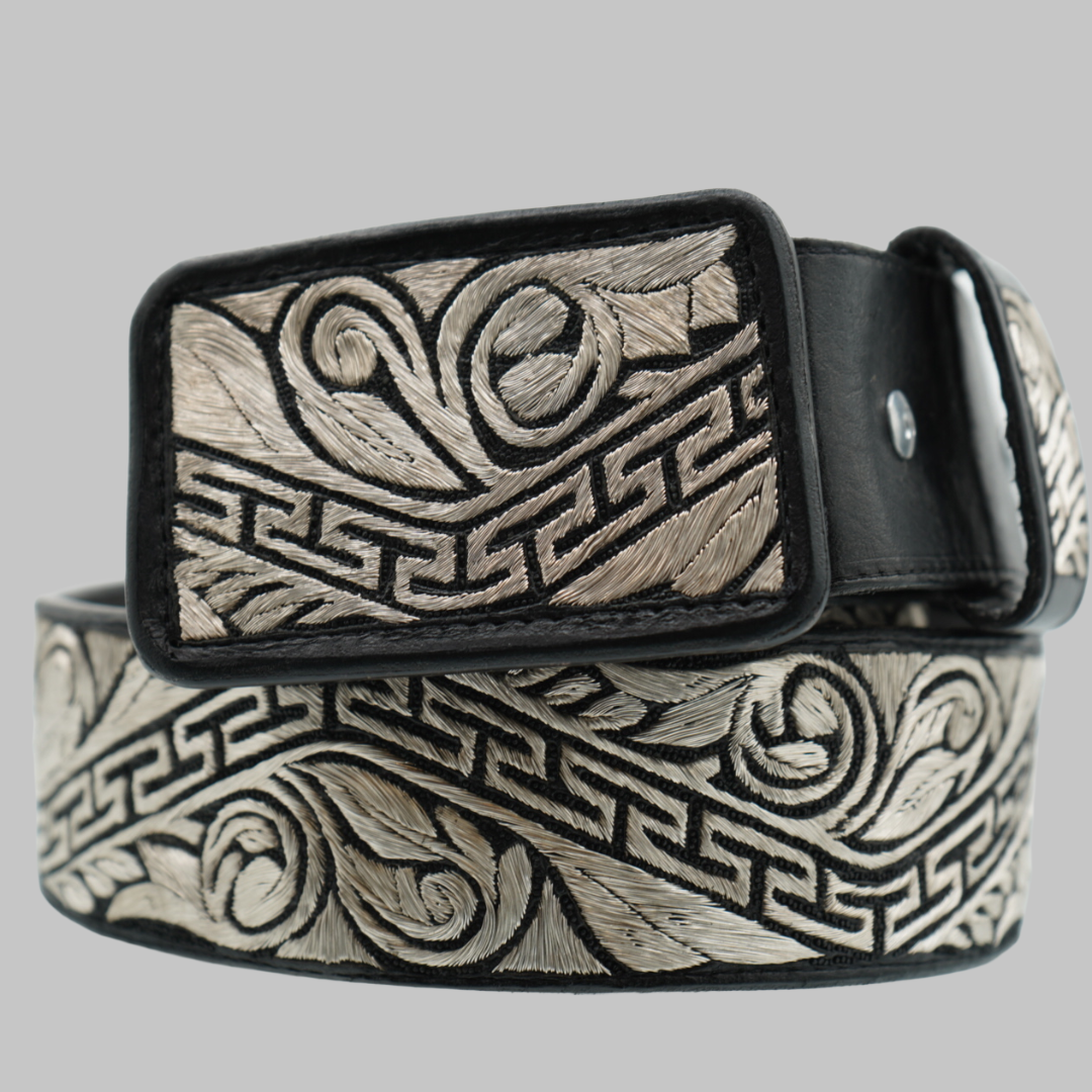 Cinto Plateado de Lujo – Diseño Exclusivo