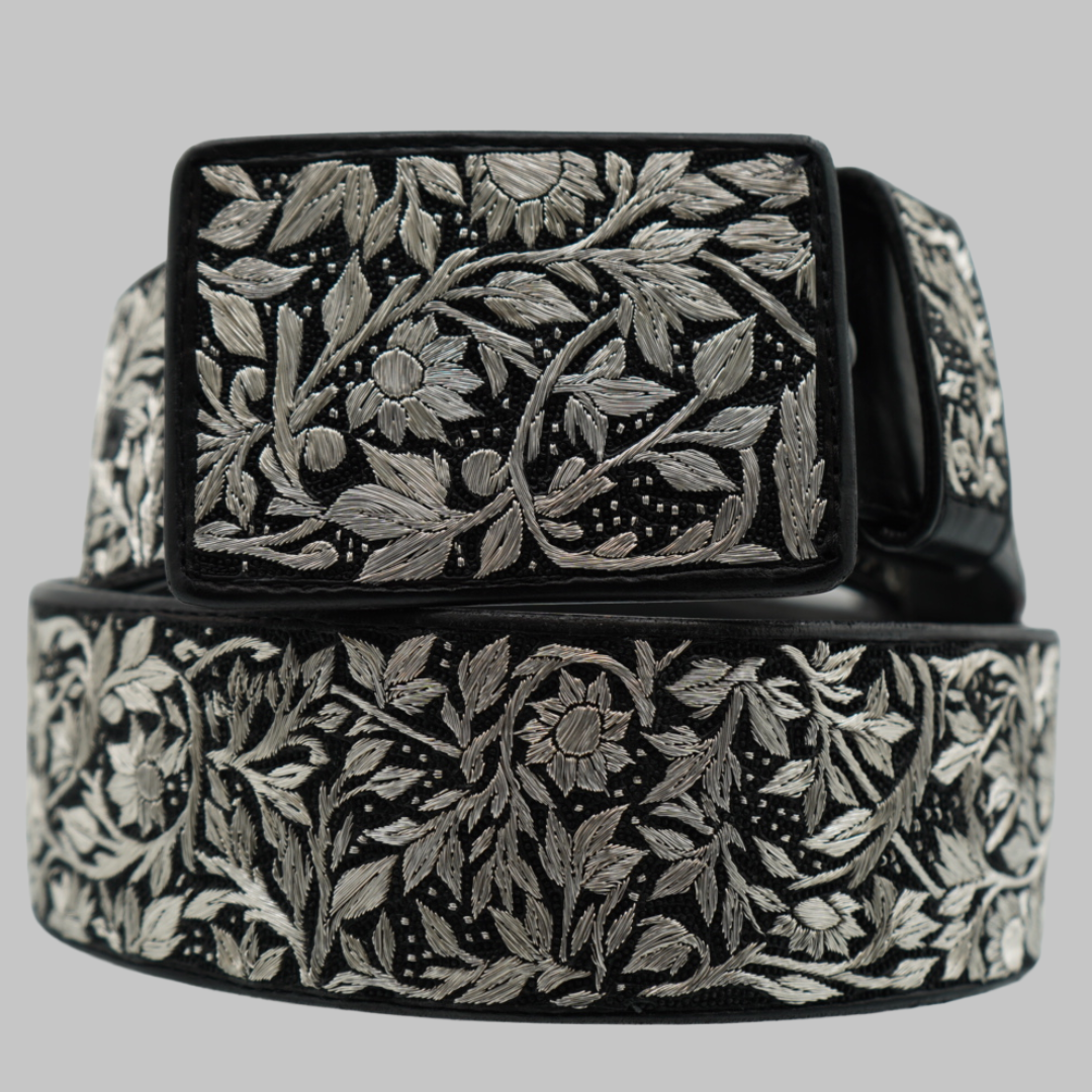 Cinto Plateado de Lujo – Flores Diseño Exclusivo