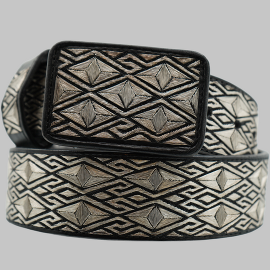 Cinto Plateado de Lujo –  Diseño Exclusivo
