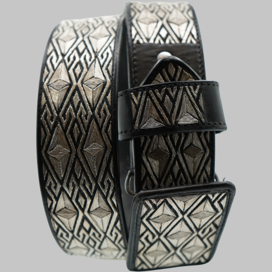 Cinto Plateado de Lujo –  Diseño Exclusivo
