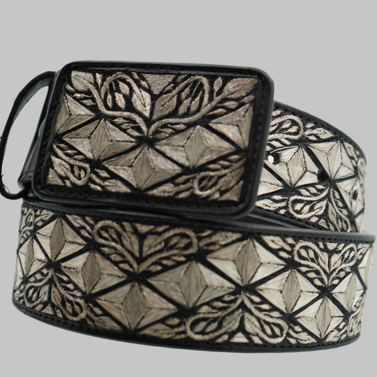 Cinto Plateado de Lujo –  Diseño Exclusivo