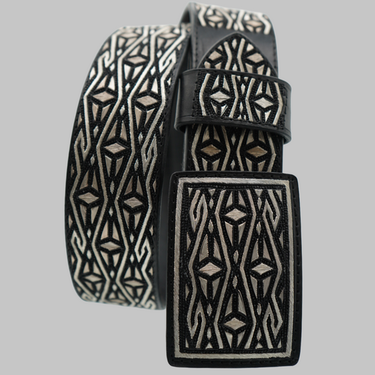Cinto Plateado de Lujo –  Diseño Exclusivo
