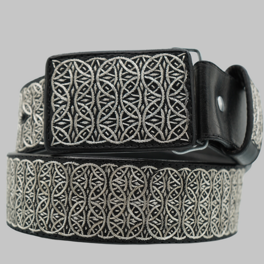 Cinto Plateado de Lujo –  Diseño Exclusivo
