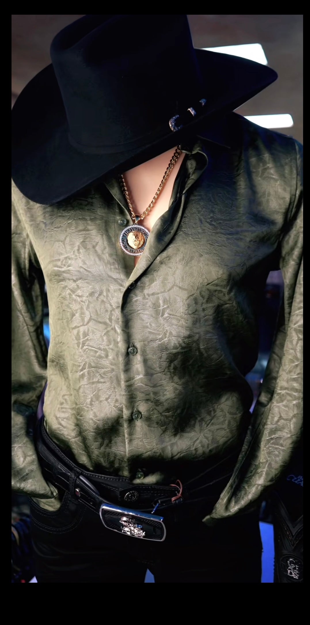 Men’s Modern Fit Stretch, Green Shirt ￼