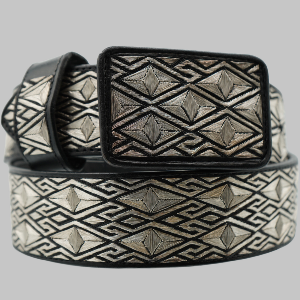 Cinto Plateado de Lujo –  Diseño Exclusivo