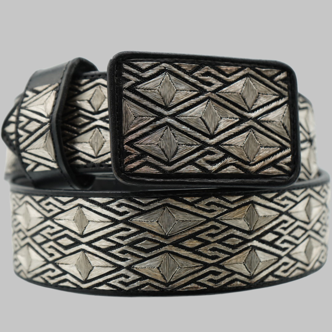 Cinto Plateado de Lujo –  Diseño Exclusivo