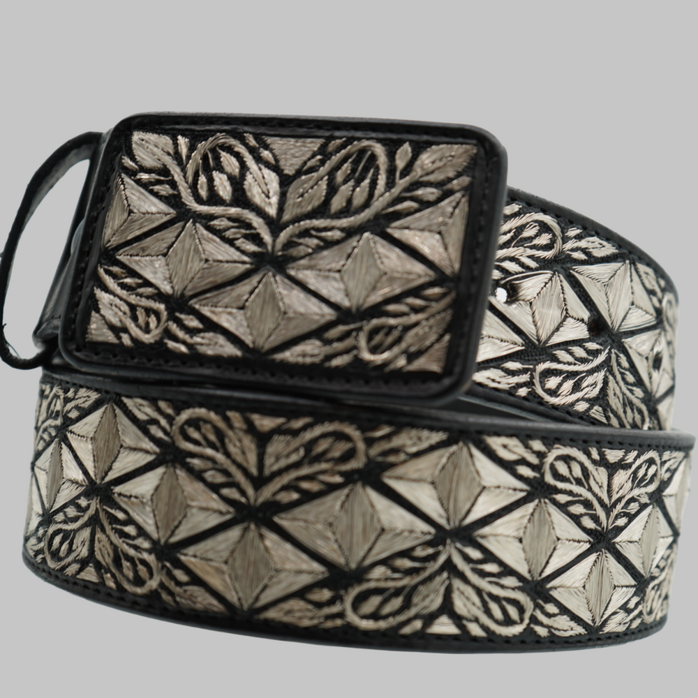 Cinto Plateado de Lujo –  Diseño Exclusivo