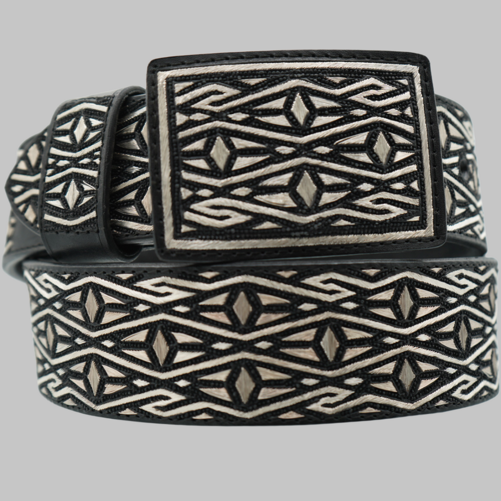 Cinto Plateado de Lujo –  Diseño Exclusivo