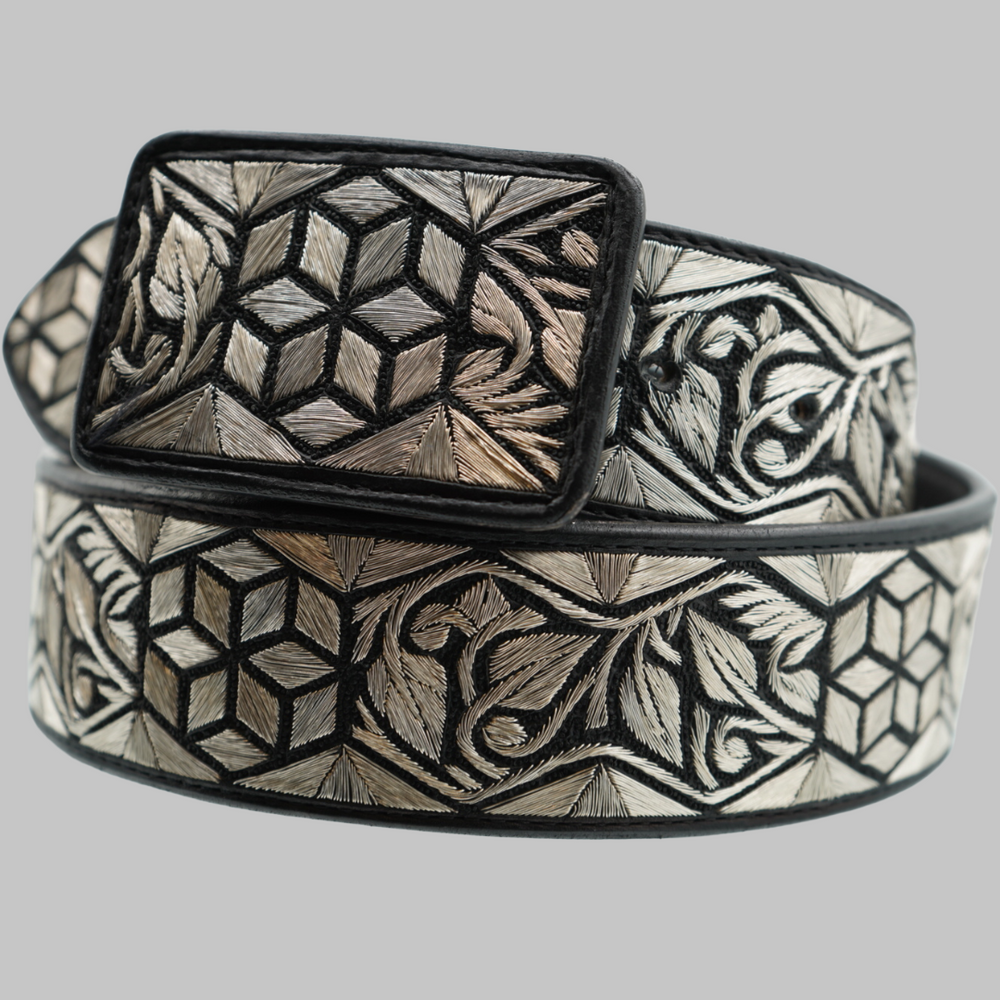 Cinto Plateado de Lujo –  Diseño Exclusivo