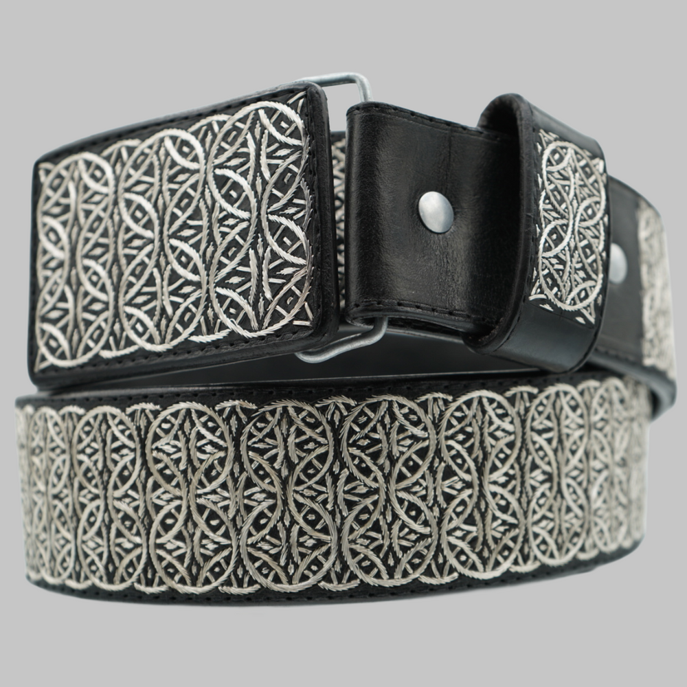 Cinto Plateado de Lujo –  Diseño Exclusivo