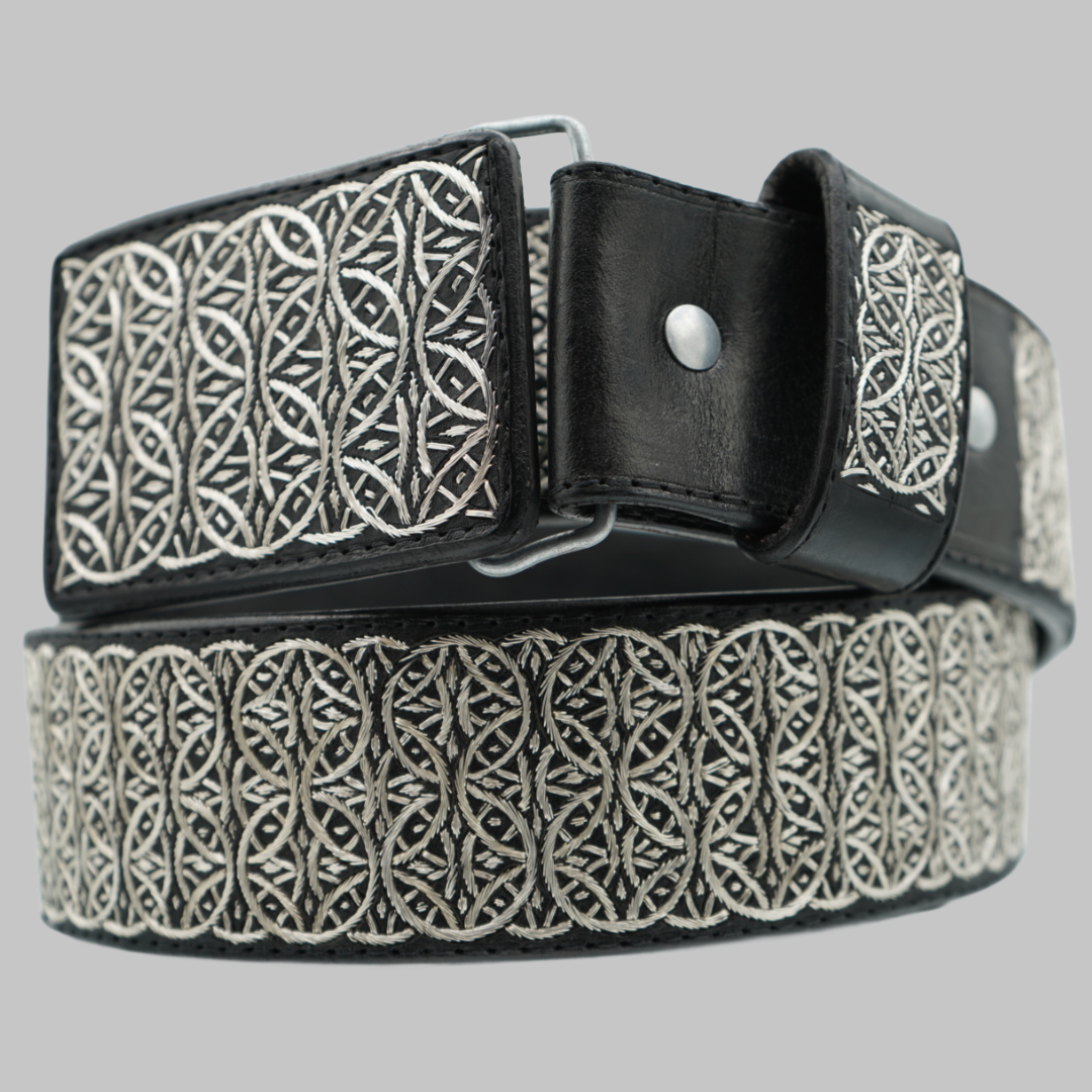 Cinto Plateado de Lujo –  Diseño Exclusivo