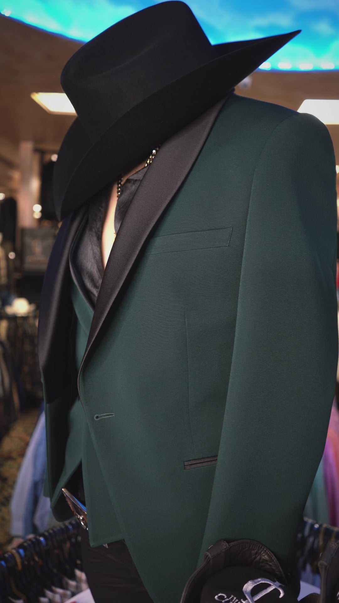 *New* “Exclusive: Sanchez Brothers Emerald Green Luxury Suit 3- Piece"