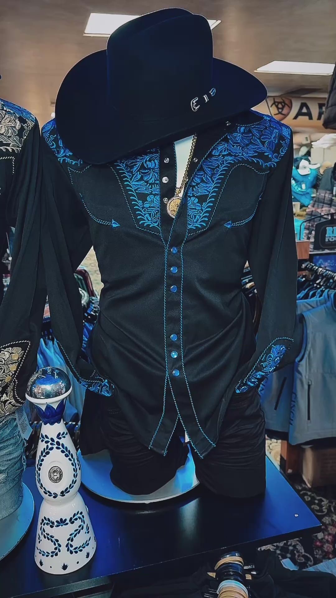 Royal Men's Long Sleeve Snap Front Tooled Embroidered Shirt